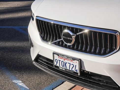 Certified 2025 Volvo XC40 B5 Core w/ Protection Package Premier image 13