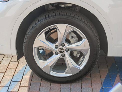 Certified 2023 Audi Q5 2.0T Premium Plus w/ Premium Plus Package image 5