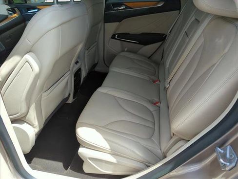 Used 2019 Lincoln MKC Select w/ Select Plus Package FWD image 18