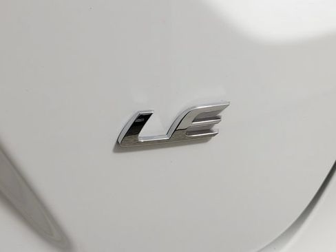 Used 2025 Toyota Corolla LE FWD image 9