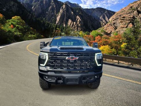 Used 2025 Chevrolet Silverado 2500 ZR2 w/ ZR2 Bison Edition image 6