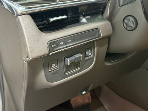 Used 2021 Cadillac Escalade Sport w/ Driver Assist Tech Package image 37