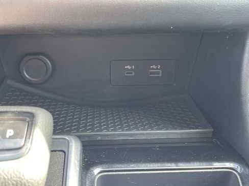 Certified 2024 Nissan Pathfinder SV FWD image 32