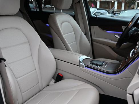 Used 2022 Mercedes-Benz GLC 300 4MATIC image 30