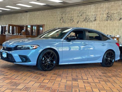 Used 2024 Honda Civic Sport image 3