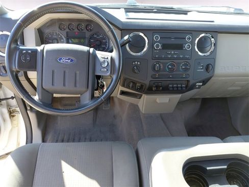 Used 2010 Ford F250 XLT image 12