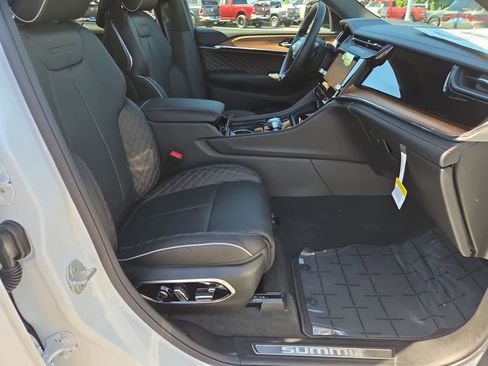New 2026 Jeep Grand Cherokee L Summit AWD/4WD image 22