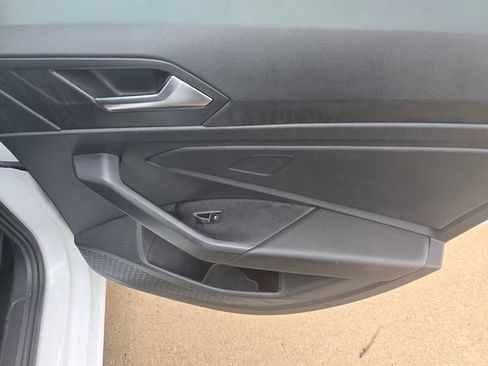 Used 2025 Volkswagen Jetta Sport image 13