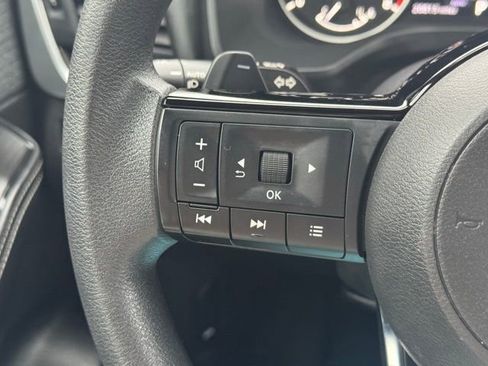 Used 2023 Nissan Rogue SV image 28