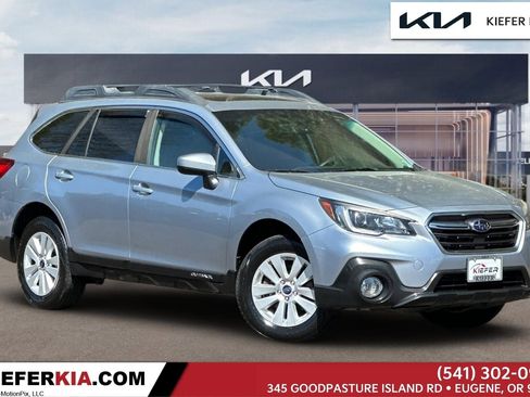 Used 2018 Subaru Outback 2.5i Premium AWD/4WD image 1