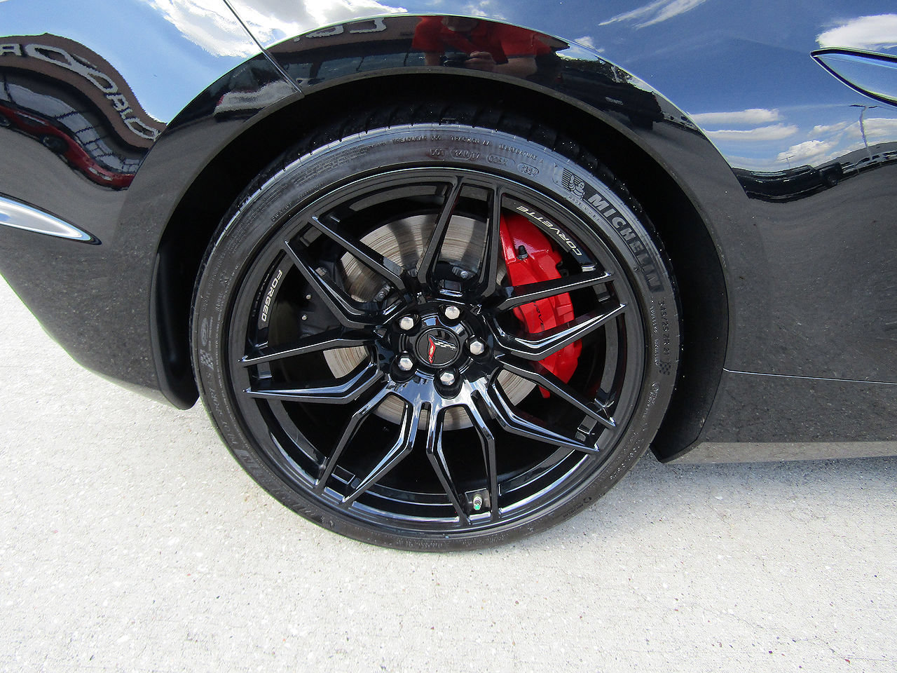 Used 2024 Chevrolet Corvette Z06 RWD image 24