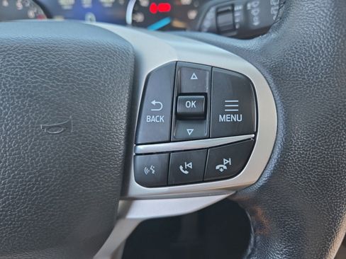Used 2022 Ford Explorer XLT w/ Equipment Group 202A AWD/4WD image 15
