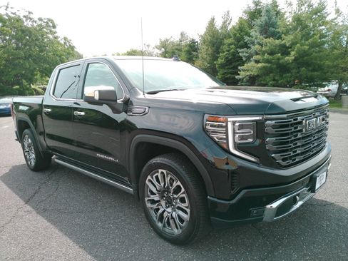 Certified 2025 GMC Sierra 1500 Denali Ultimate AWD/4WD image 2