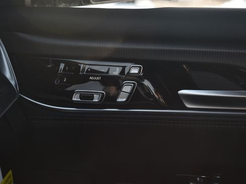 New 2026 Jeep Grand Wagoneer Summit image 15