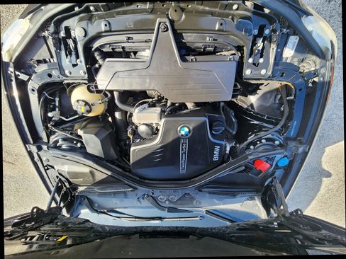 Used 2018 BMW 320i Sedan image 18