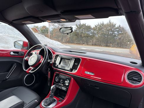 Used 2019 Volkswagen Beetle 2.0T S image 15