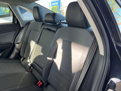 Used 2025 Volkswagen Jetta SE image 37