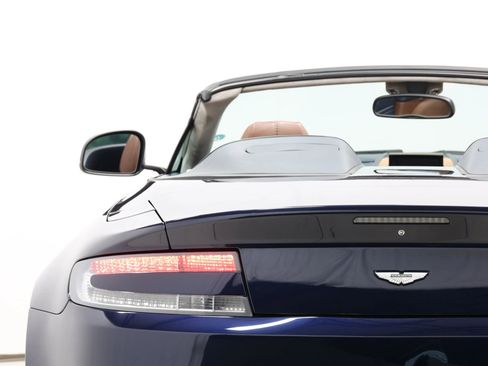 Used 2014 Aston Martin V8 Vantage Roadster image 47