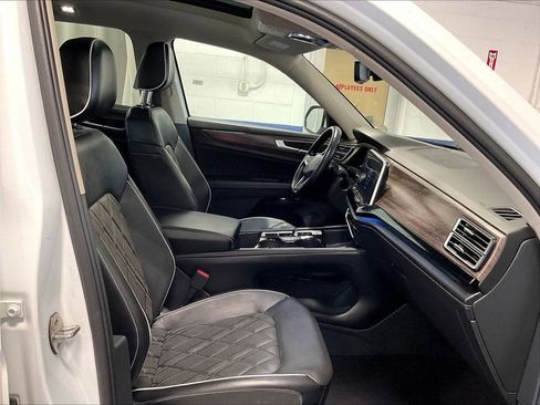 Used 2024 Volkswagen Atlas SEL Premium R-Line AWD/4WD image 11