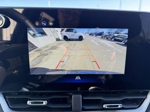 Used 2025 Chevrolet Equinox LT image 17