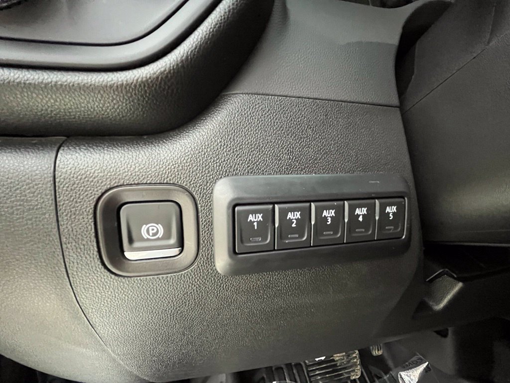 Used 2025 GMC Sierra 3500 Pro AWD/4WD image 38