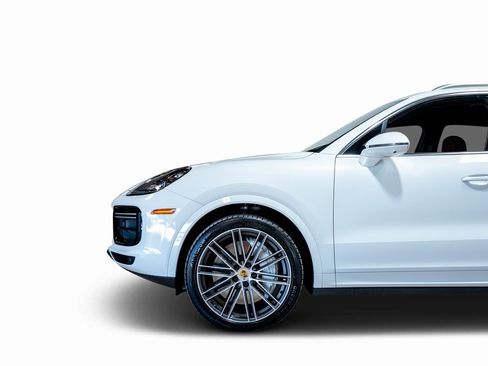 Used 2021 Porsche Cayenne Turbo image 24