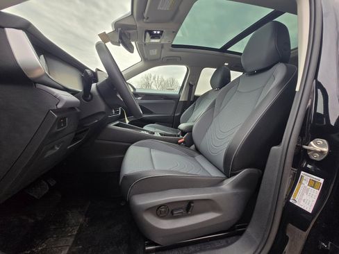 New 2026 Volkswagen Tiguan SE AWD/4WD image 15