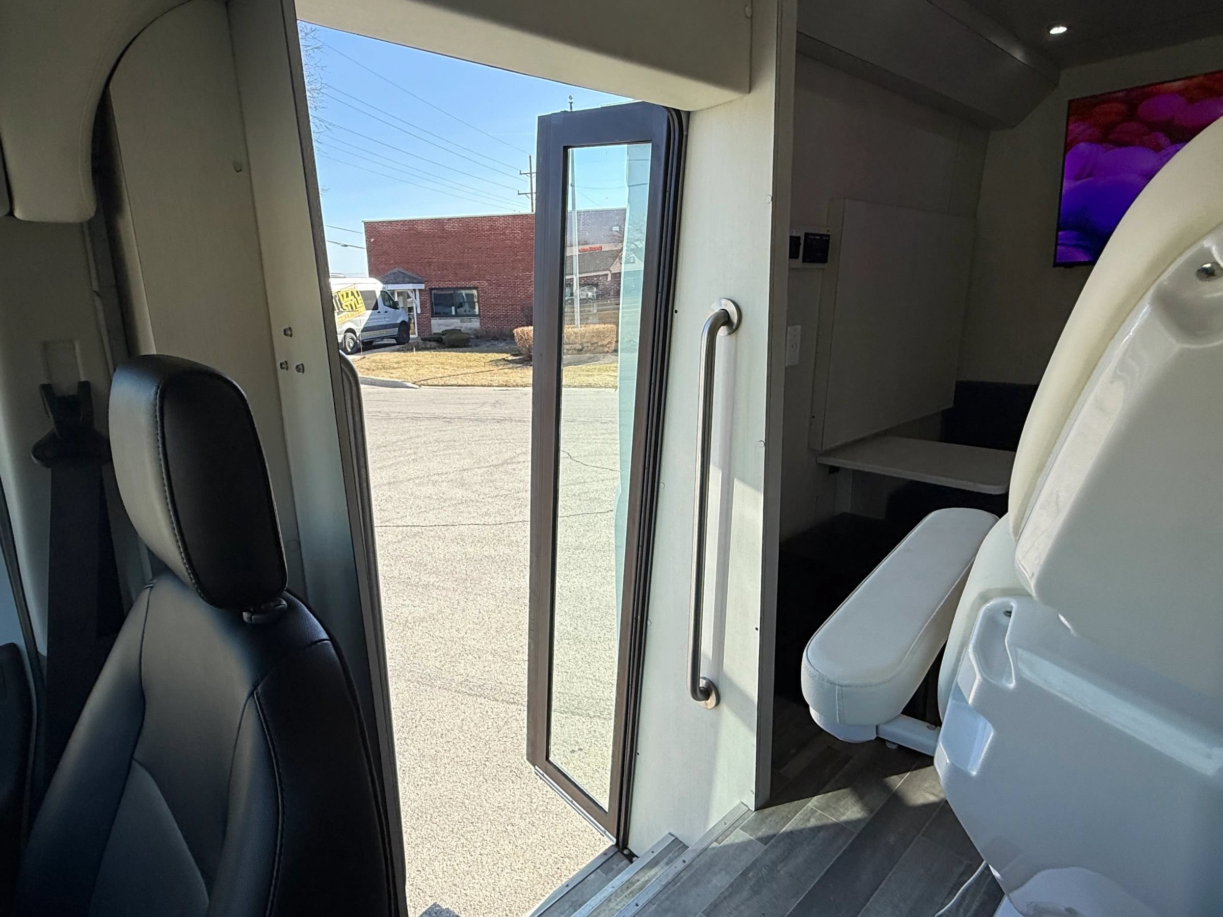 Used 2020 Ford Transit 350 148 High Roof Extended RWD image 30
