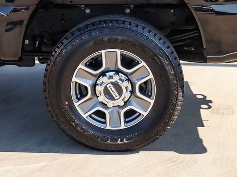 Used 2025 Ford F250 Lariat AWD/4WD image 9