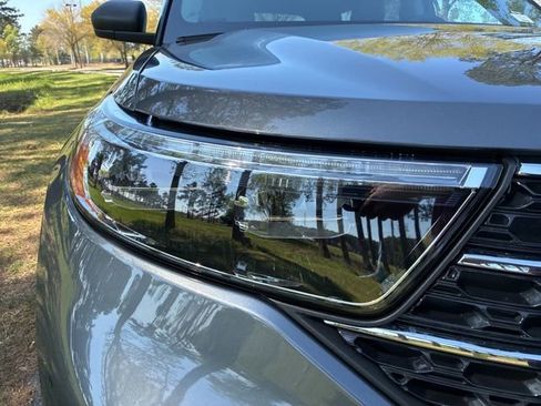 Used 2024 Ford Explorer XLT w/ Equipment Group 202A image 9