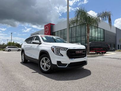 Used 2022 GMC Terrain SLE w/ Driver Convenience Package