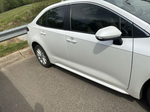 Used 2024 Toyota Corolla XLE image 6