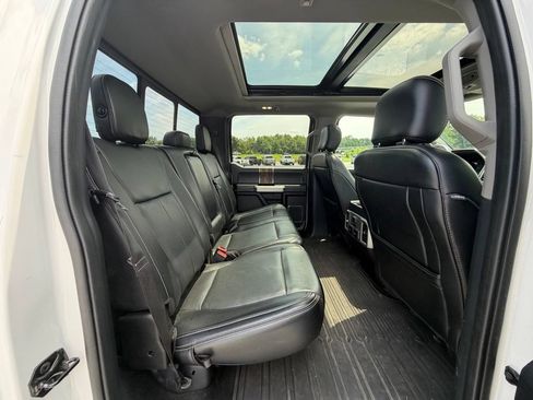 Used 2019 Ford F150 Lariat w/ Equipment Group 502A Luxury AWD/4WD image 12