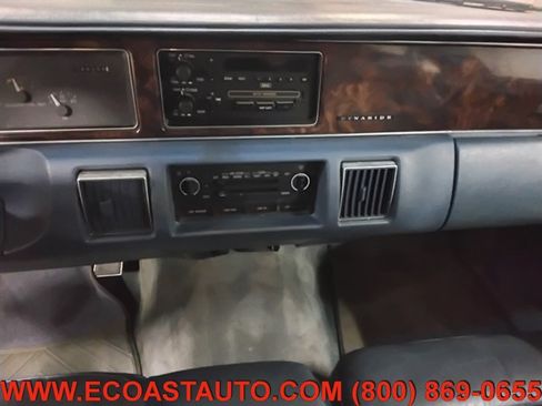 Used 1992 Buick Roadmaster Sedan RWD image 12