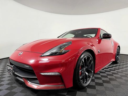 Used 2016 Nissan 370Z NISMO RWD image 2