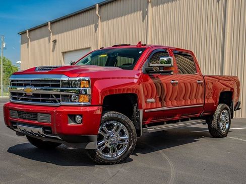Used 2018 Chevrolet Silverado 2500 High Country w/ Duramax Plus Package AWD/4WD image 6