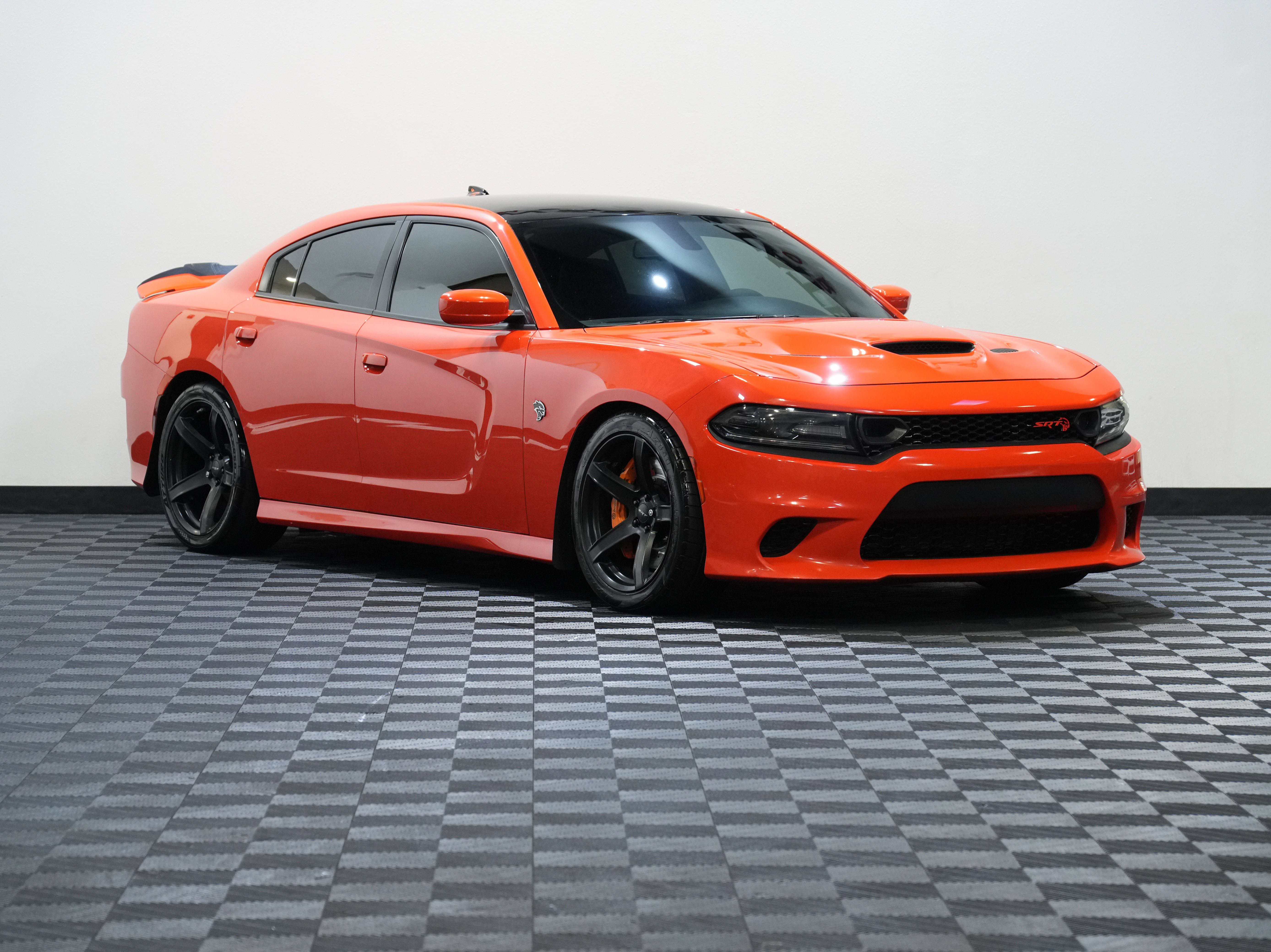 Used 2019 Dodge Charger SRT Hellcat w/ Navigation & Travel Group RWD image 5