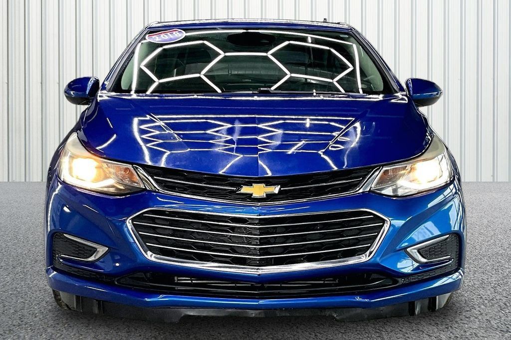 Used 2018 Chevrolet Cruze Premier w/ Enhanced Convenience Package FWD image 2