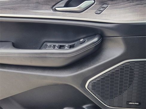 Used 2022 Jeep Grand Cherokee Limited 4xe image 22