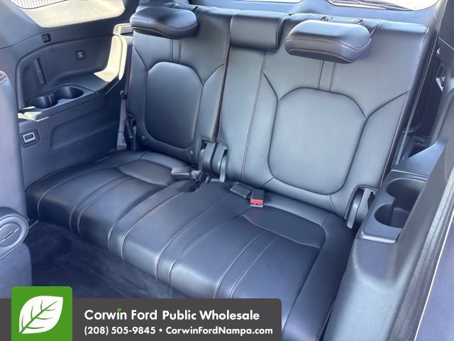 Used 2025 Honda Pilot TrailSport image 28