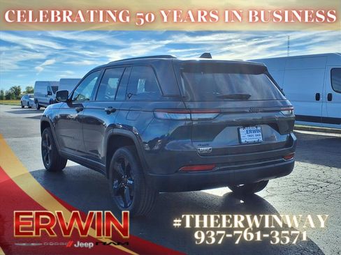 New 2025 Jeep Grand Cherokee Altitude w/ Trailer Tow Package image 8