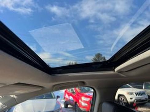 Used 2022 Honda CR-V Touring image 16