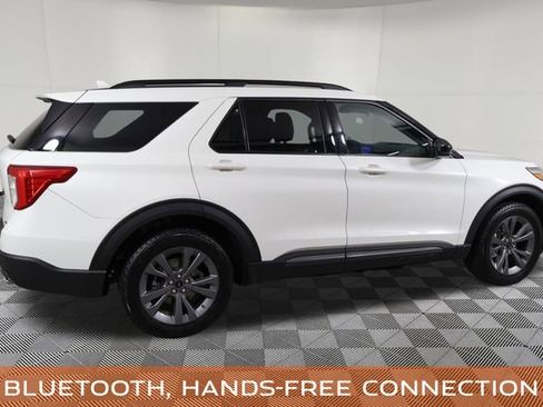 Used 2022 Ford Explorer XLT w/ Equipment Group 202A AWD/4WD image 5