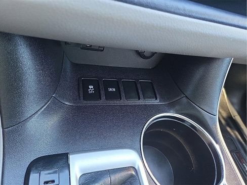 Used 2016 Toyota Highlander XLE image 16