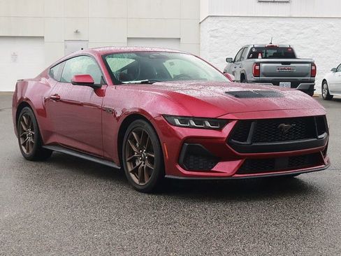 Used 2025 Ford Mustang GT Premium RWD image 3