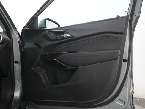 Used 2024 Chevrolet Trax LT w/ Driver Confidence Package FWD image 9