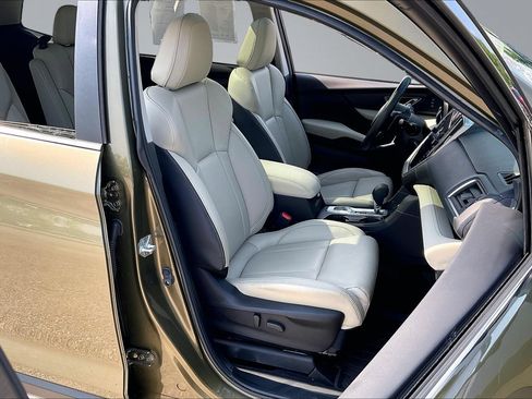 Certified 2023 Subaru Ascent Limited w/ Technology Package AWD/4WD image 7