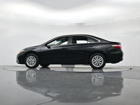 Used 2017 Toyota Camry LE FWD image 39