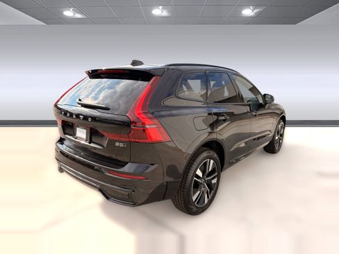 Used 2026 Volvo XC60 B5 Plus w/ Climate Package AWD/4WD image 9