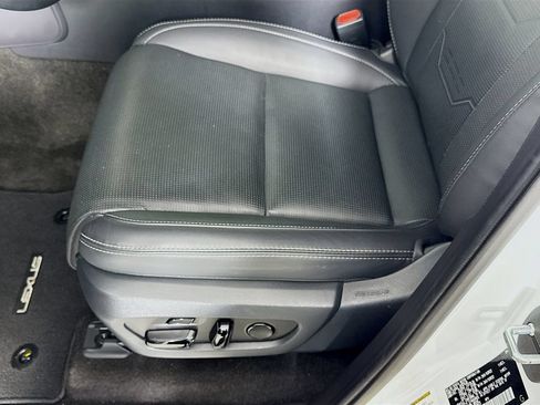 Used 2024 Lexus GX 550 w/ Accessory Package (31) AWD/4WD image 20